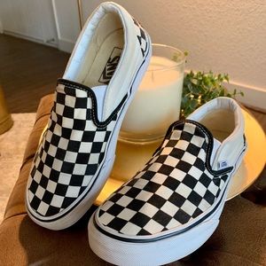 7.0 Checkered Vans